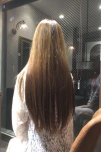 ロングロングヘアからばっさり 軽いミディアムヘアにチェンジ Room Hair ルームヘア 半個室のプライベート美容室 渋谷 杉並 世田谷 新宿