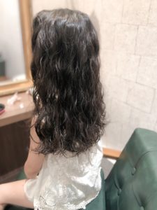 夏にはパーマをかけてみよう Room Hair ルームヘア 半個室のプライベート美容室 渋谷 杉並 世田谷 新宿